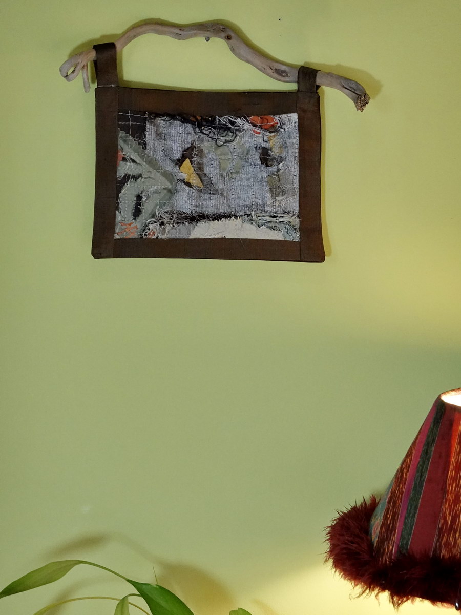 Œuvre textile suspendu Lily2 – Image 4