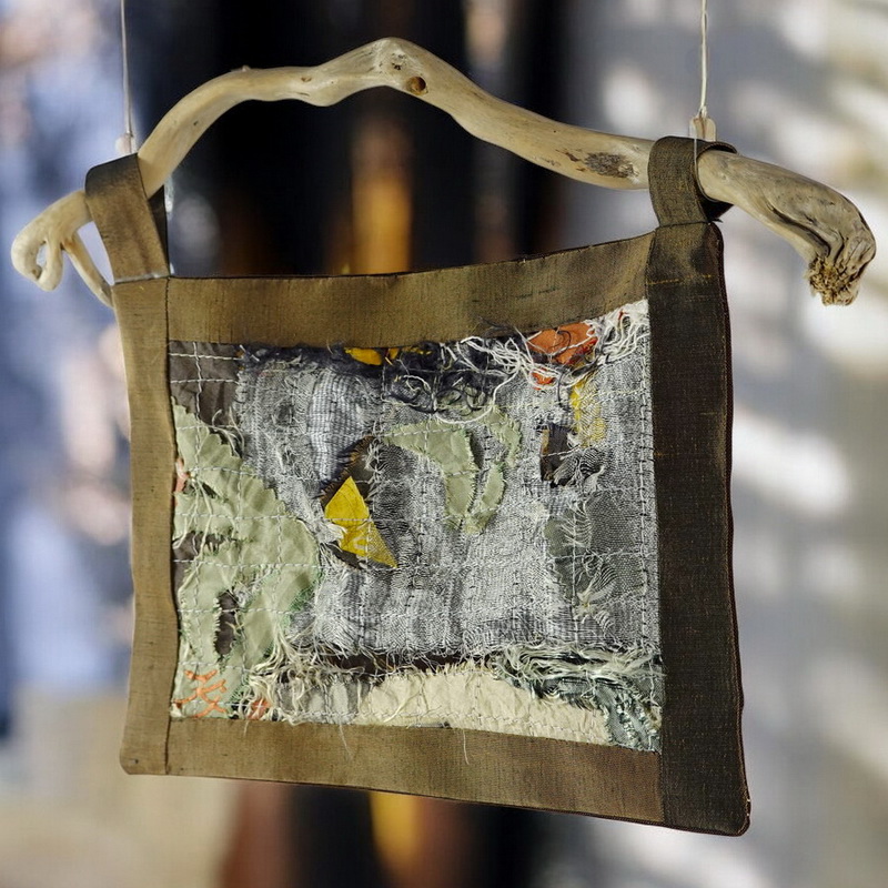 Œuvre textile suspendu Lily2 – Image 3