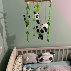 Mobile de lit pour bébé en feutrine Panda
