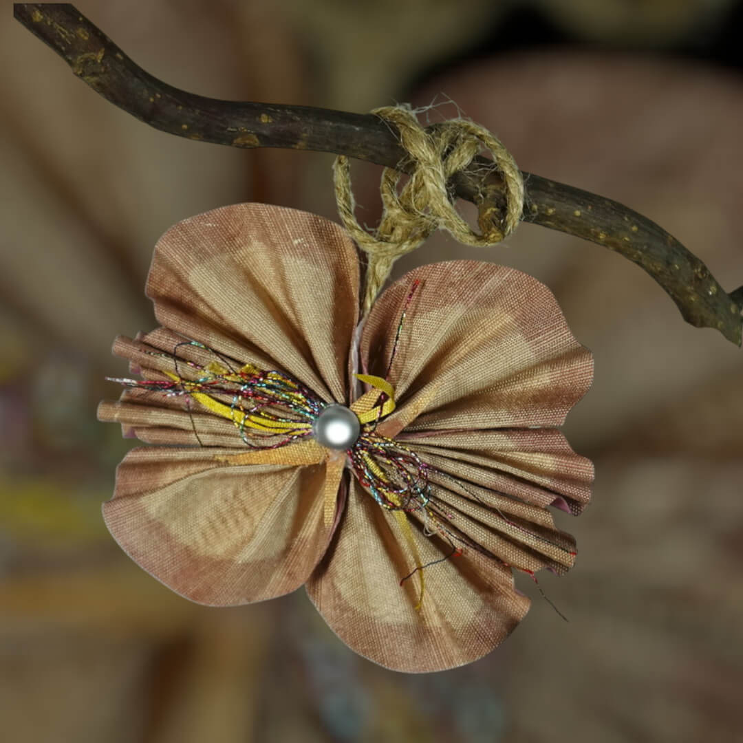 Fleur décorative en soie rose poudré – Image 2